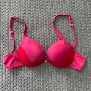 Gorgeous Victoria’s Secret Plunge Bra 34B
